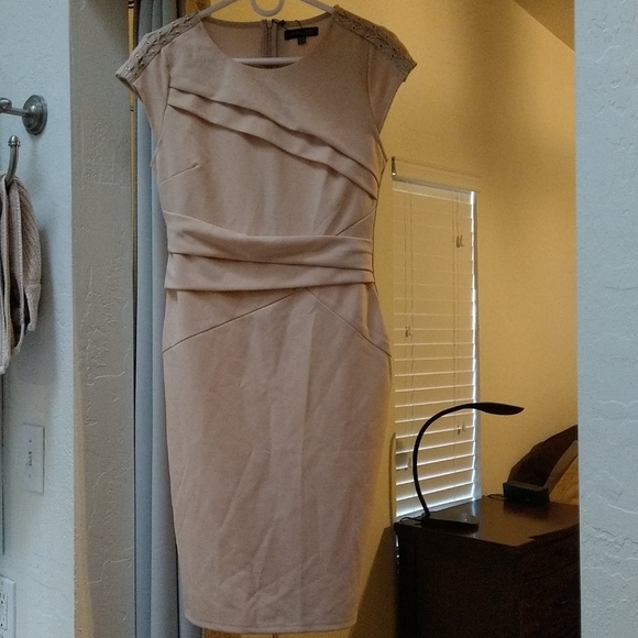 NWT Beautiful cream career dress - Picture 1 of 4